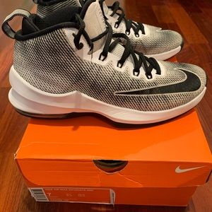 Men’s Nike Air Max Infuriate Mid White/Black Sz 7